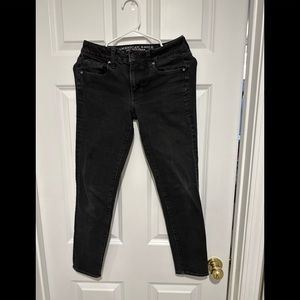 American Eagle black skinny short jeans